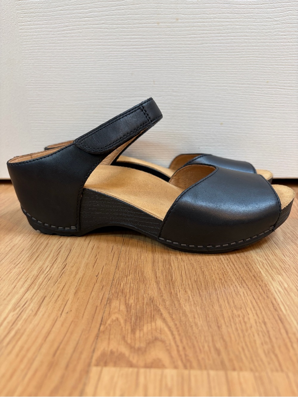 Dansko Black Burnished Calf Tracy Wedge Adjustable Strap Sandal Size 37 (6.5-7)